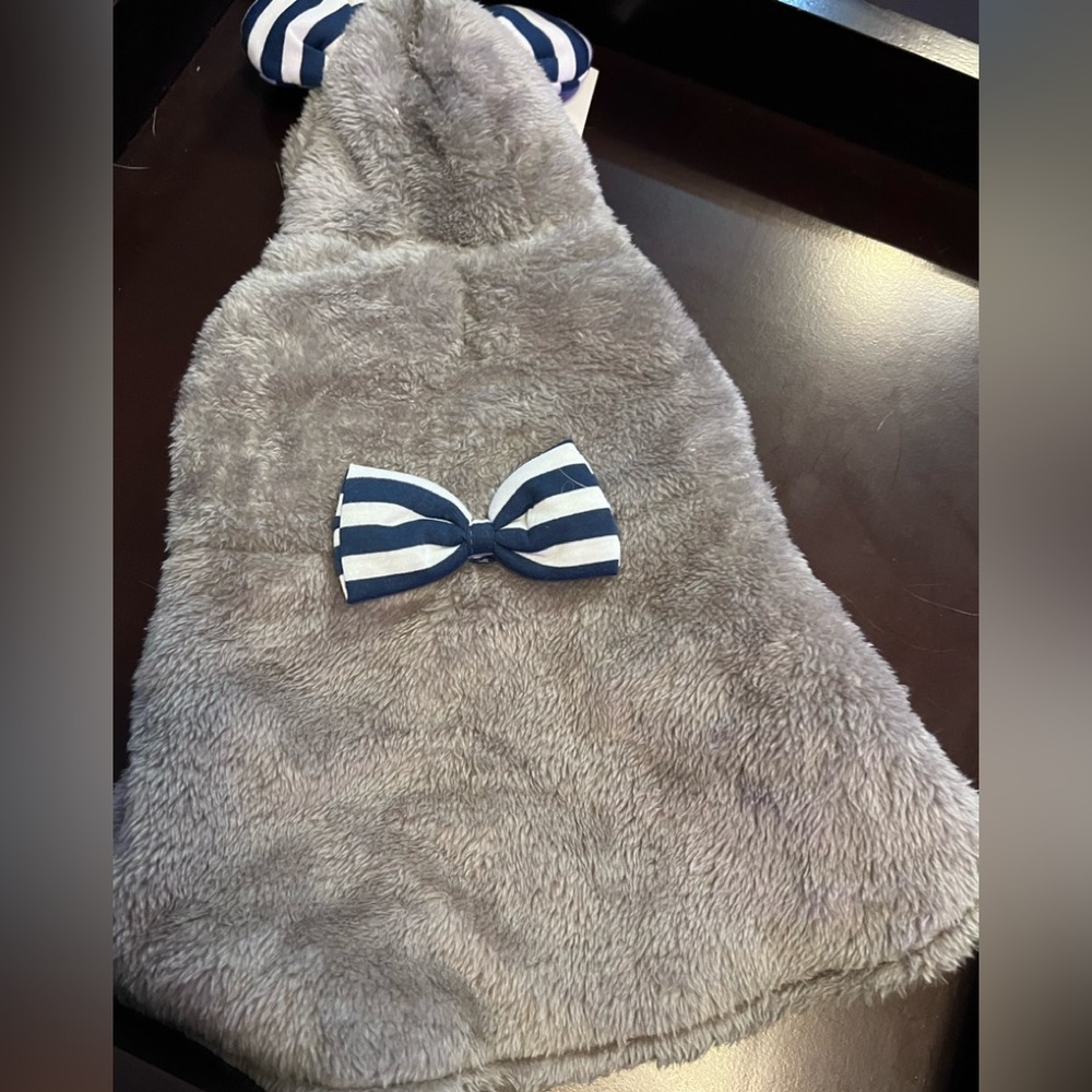 Frisco Plush Hooded Insulated
Dog & Cat Coat with Bow, Gray, Small